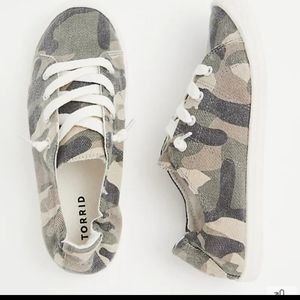 TORRID NWT- RILEY CAMO RUCHED SNEAKER